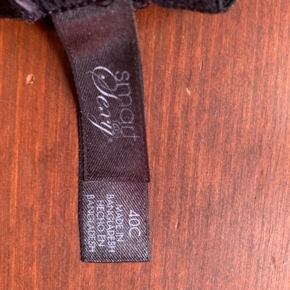 A SMART AND SEXY BRA - Picture 1 of 3